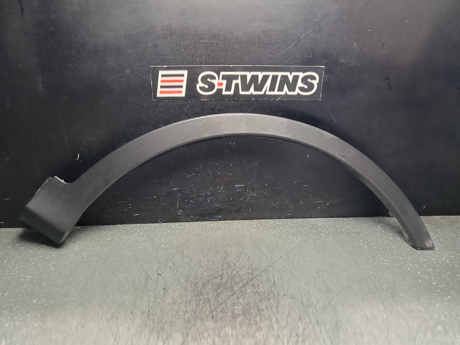 Used auto part listing image: 2015 TOYOTA RAV4 WHEEL ARCH FLARE RH FRONT, XA40, 12/12-09/15 0000395326