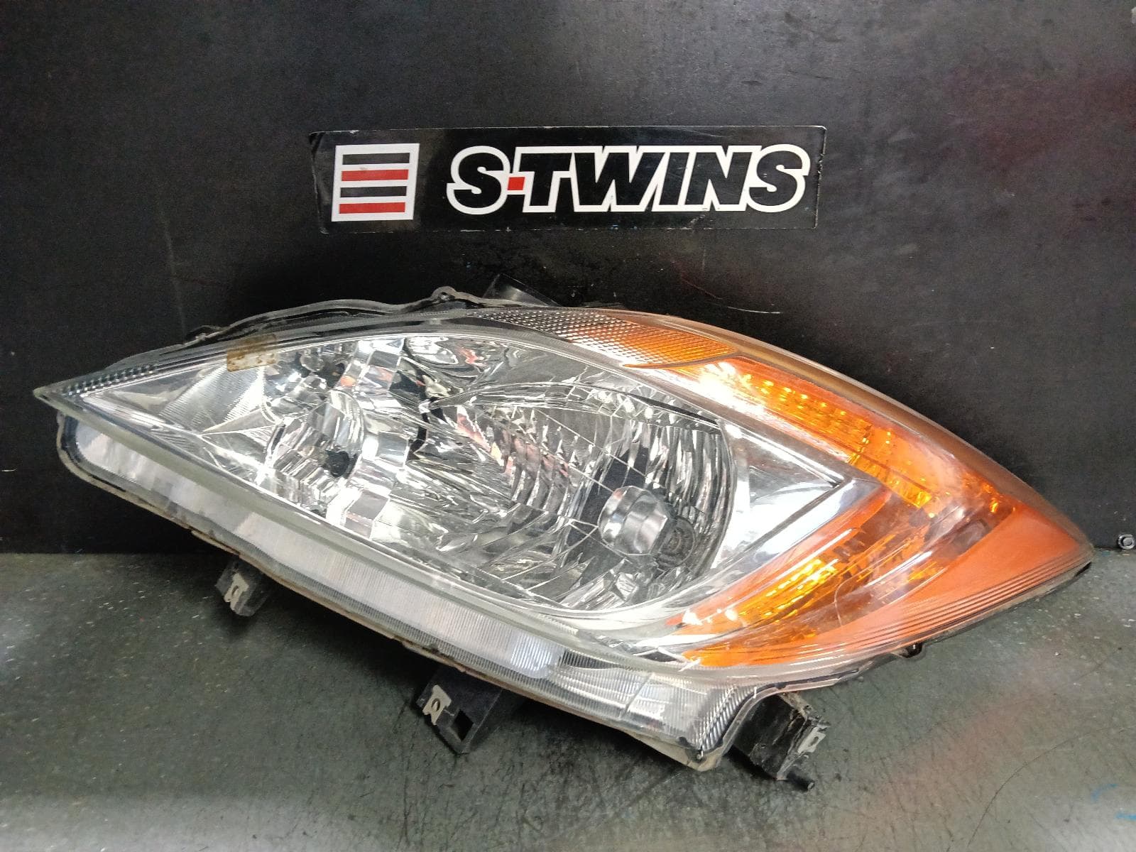 Used auto part listing image: 2013 MAZDA BT50 LEFT HEADLAMP UP, AMBER INDICATOR TYPE, 10/11-08/15 0000399462