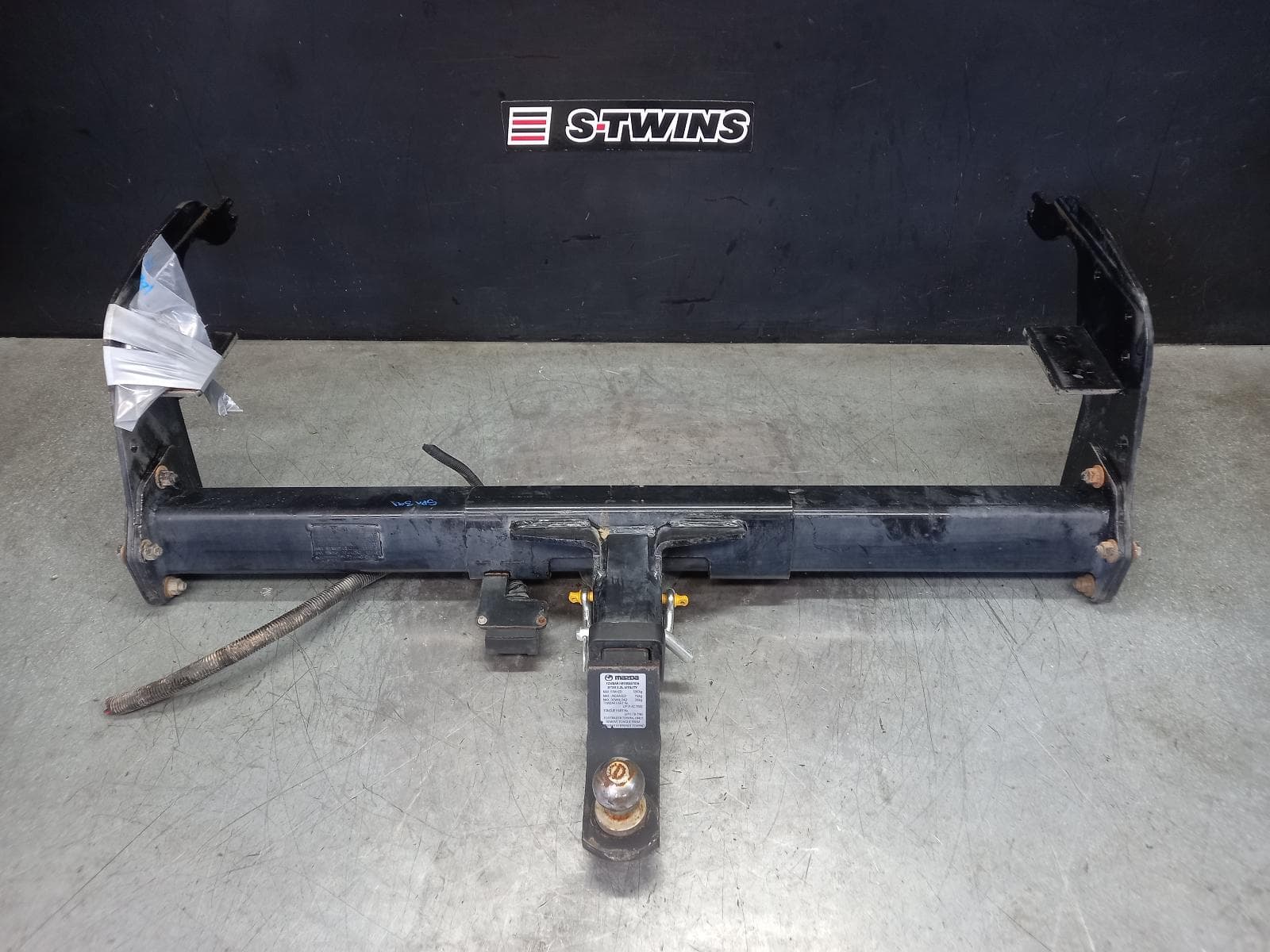 Used auto part listing image: 2013 MAZDA BT50 TOWBAR UP, UTE BACK TYPE, 2WD/4WD, GENUINE, 10/11-06/15 0000399467