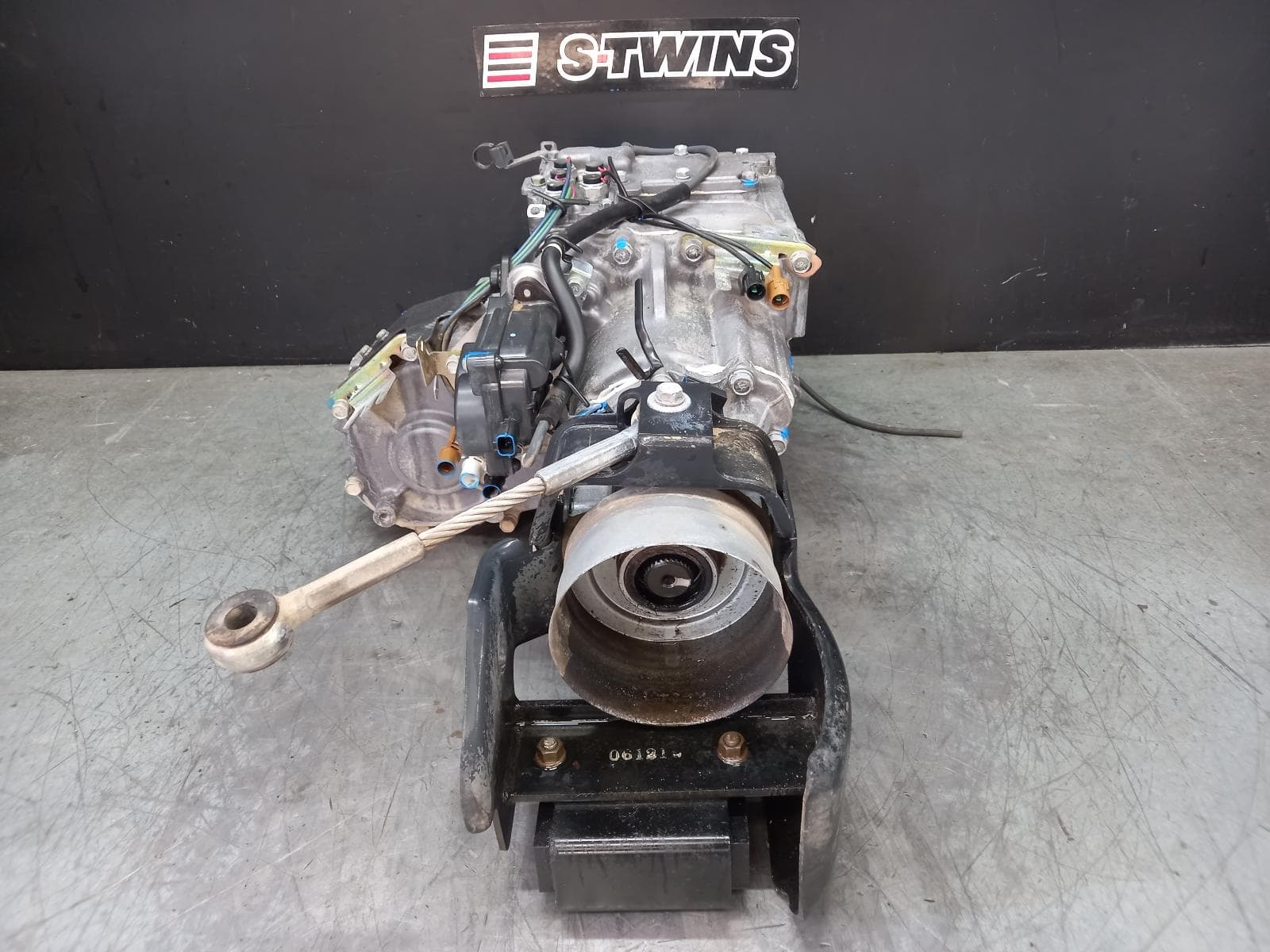 Used auto part listing image: 2007 MITSUBISHI PAJERO TRANSFER CASE AUTO, PETROL, 3.8, NS, 08/06-09/08 0000387712