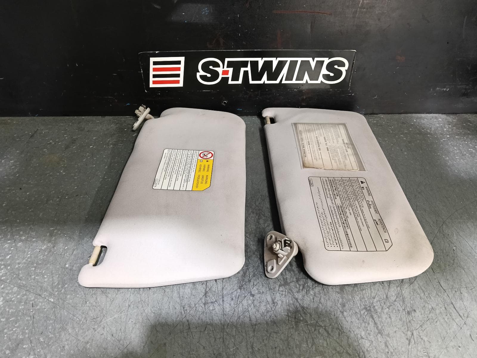 Used auto part listing image: 2007 MITSUBISHI PAJERO SUNVISOR NS-NW, PAIR, 08/06-08/14 0000387984