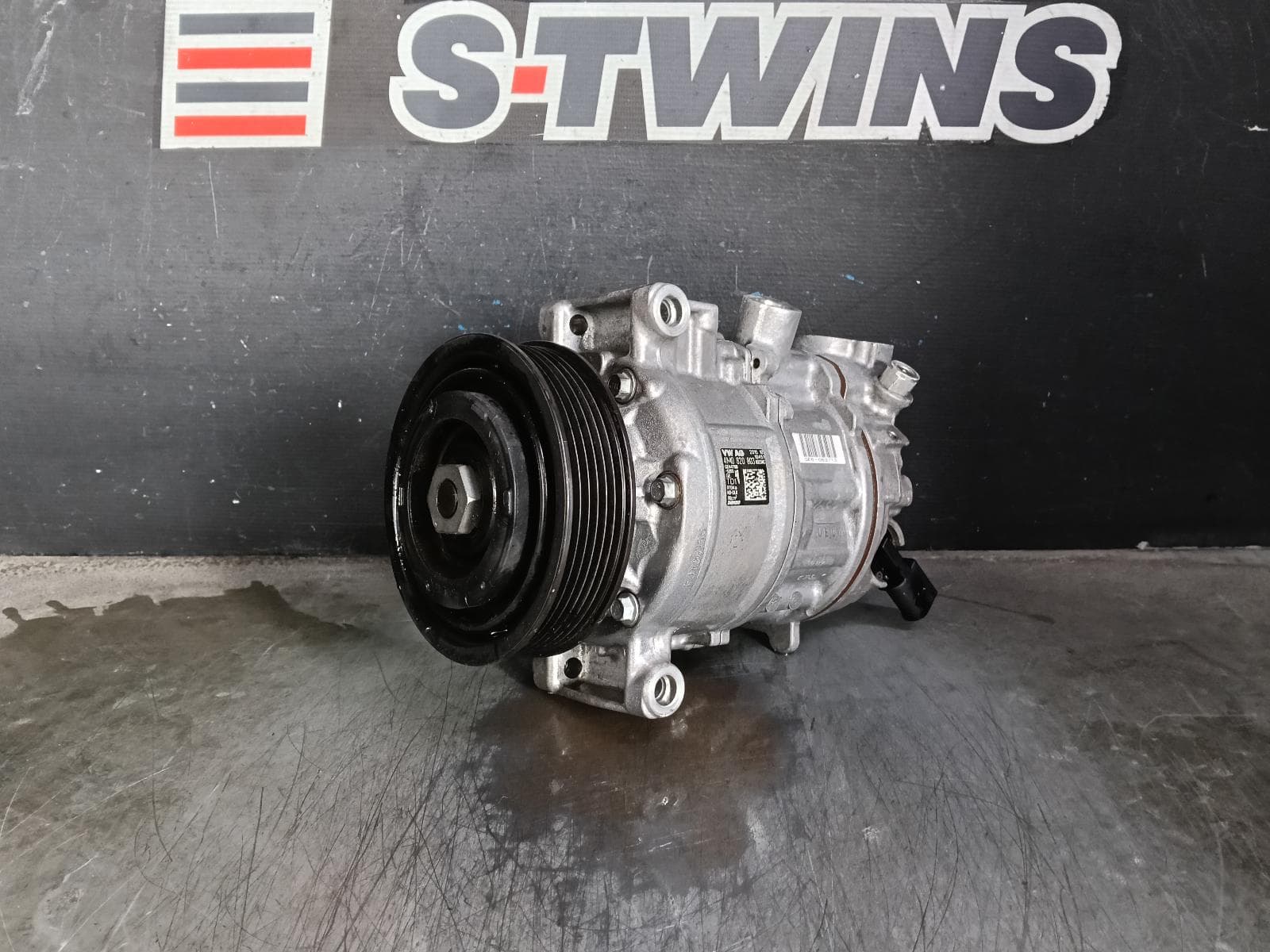 Used auto part listing image: 2017 AUDI A4 A C COMPRESSOR B9 8W, PETROL, 2.0, TURBO, CVKB CODE, 10/15- 0000379763