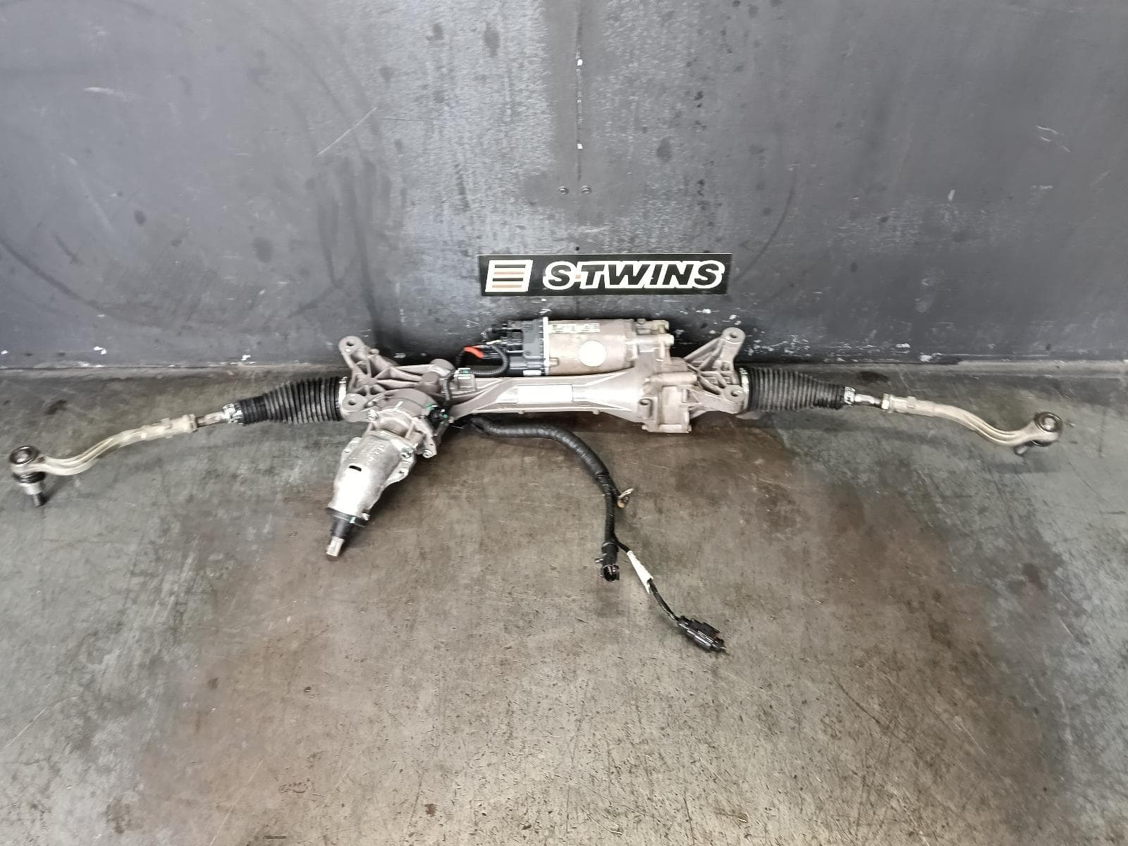 Used auto part listing image: 2017 AUDI A4 STEERING BOX RACK B9 8W, ELECTRIC, NON DYNAMIC STEERING TYPE, QZ7 CODE, 10/15- 0000379764