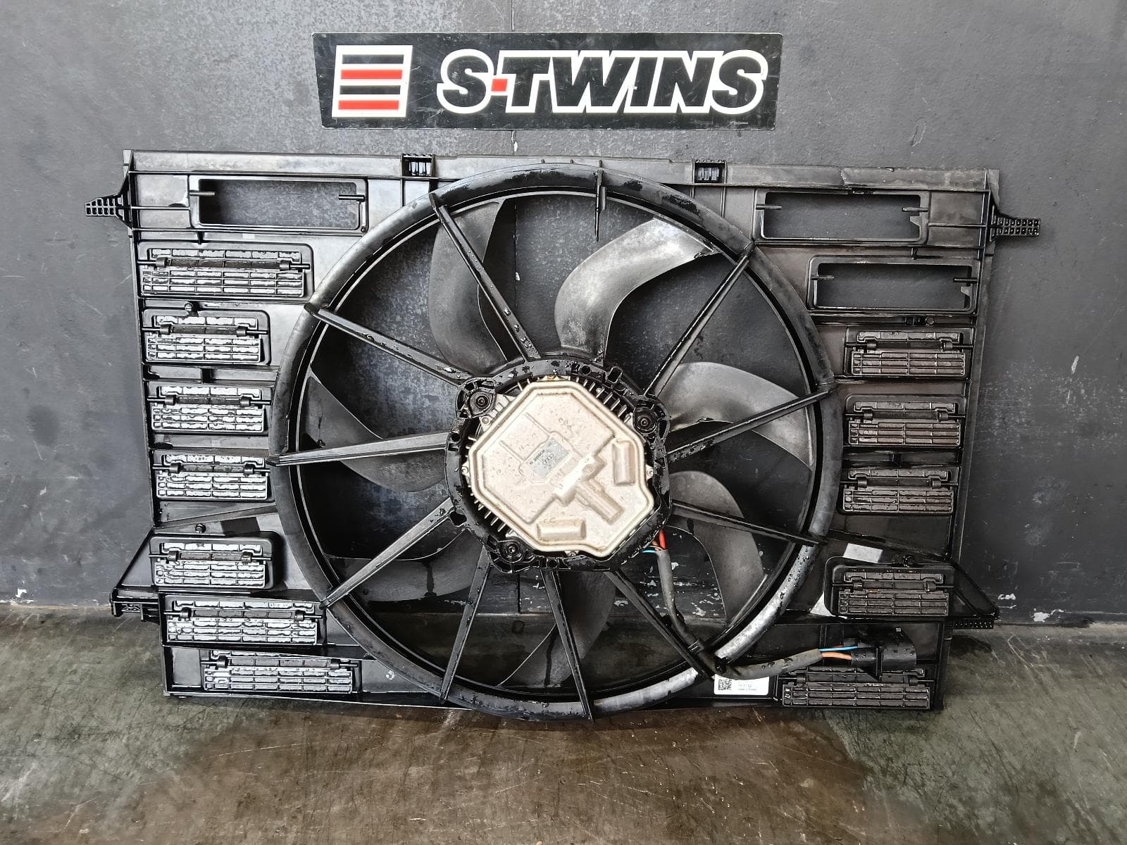 Used auto part listing image: 2017 AUDI A4 FAN RADIATOR FAN, 2.0, PETROL, B9 8W, 400W, 10/15- 0000379765