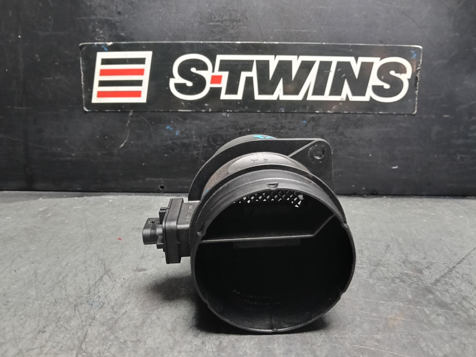 Used auto part listing image: 2018 VOLKSWAGEN AMAROK AIR FLOW METER 2.0, DIESEL, 2H, 10/10-09/22 0000406808