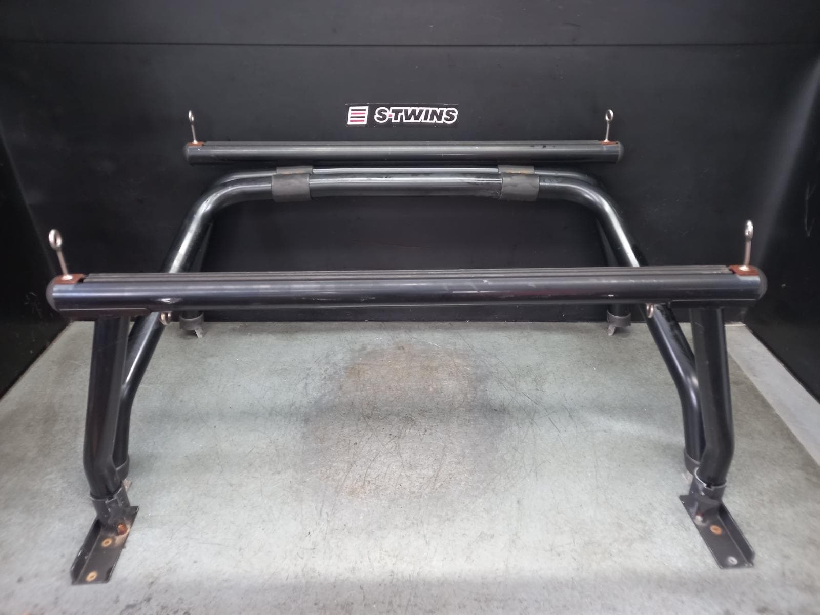Used auto part listing image: 2018 VOLKSWAGEN AMAROK TONNEAU COVER MOUNTAIN TOP ROLL DECK, 2H, 10/10-09/22 0000403714