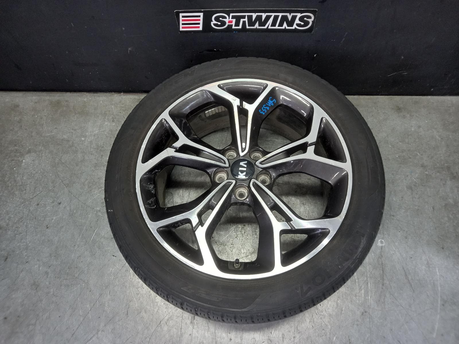 Used auto part listing image: 2020 KIA SPORTAGE WHEEL MAG FACTORY, 19X7.5IN, QL, 07/18-08/21 0000392904
