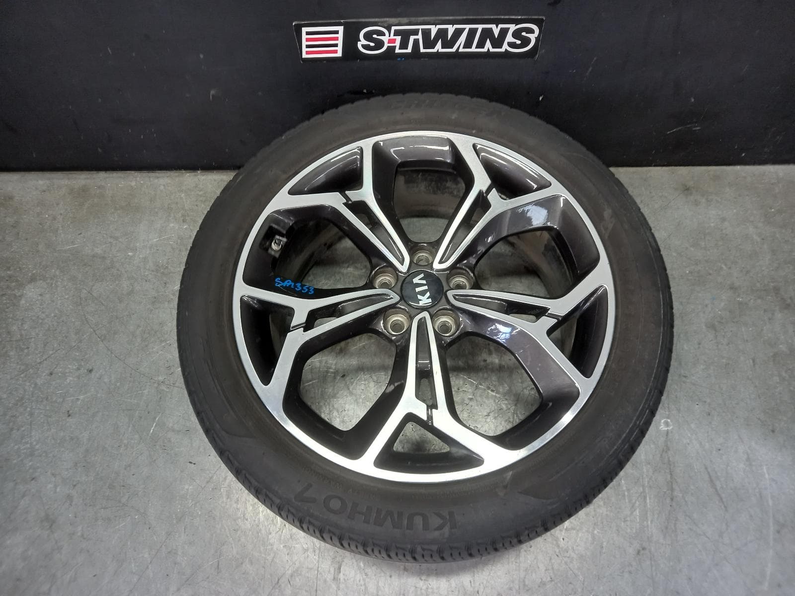 Used auto part listing image: 2020 KIA SPORTAGE WHEEL MAG FACTORY, 19X7.5IN, QL, 07/18-08/21 0000392905