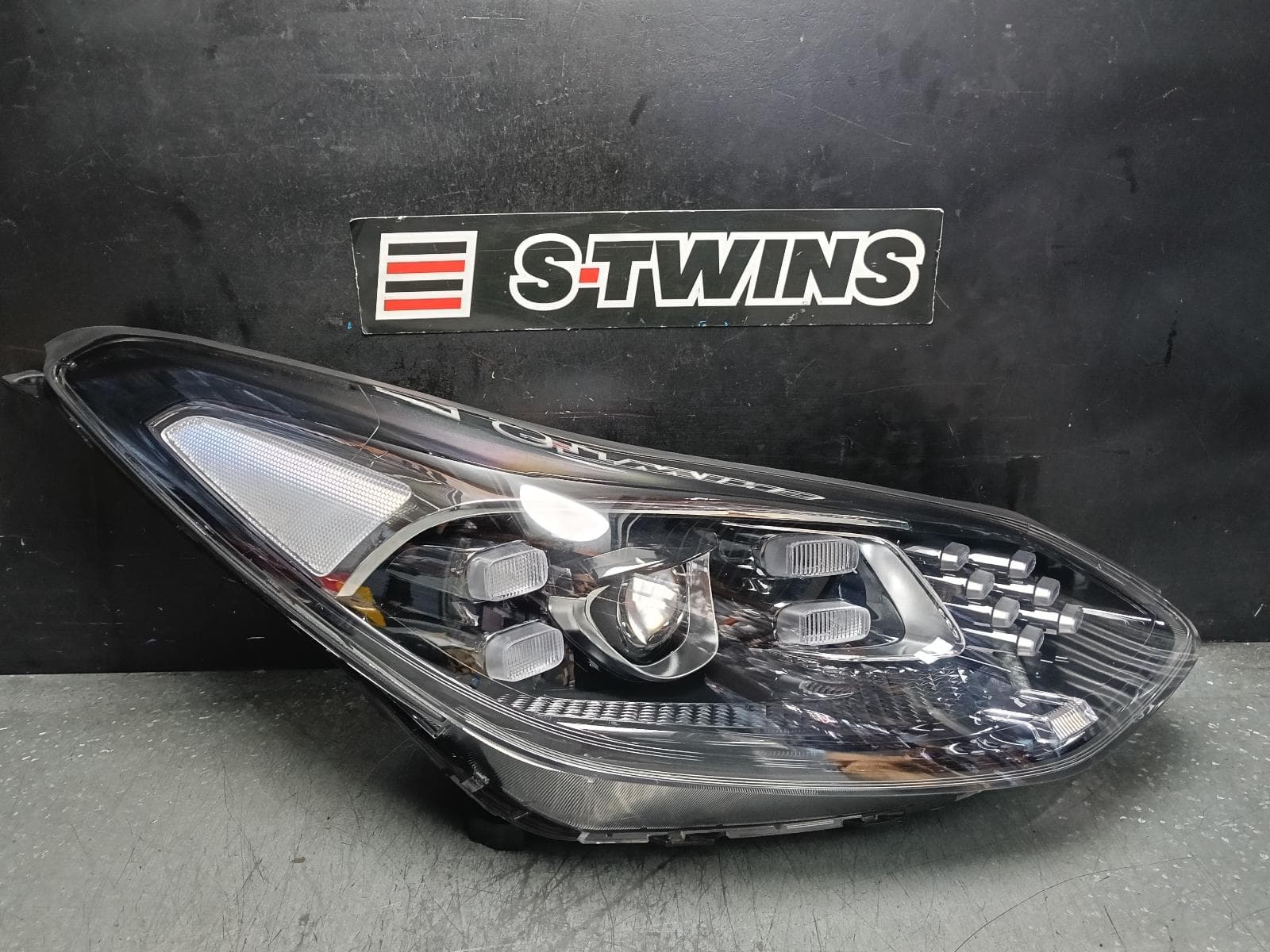 Used auto part listing image: 2020 KIA SPORTAGE RIGHT HEADLAMP QL, W/ LED TYPE, 07/18-08/21 0000393261