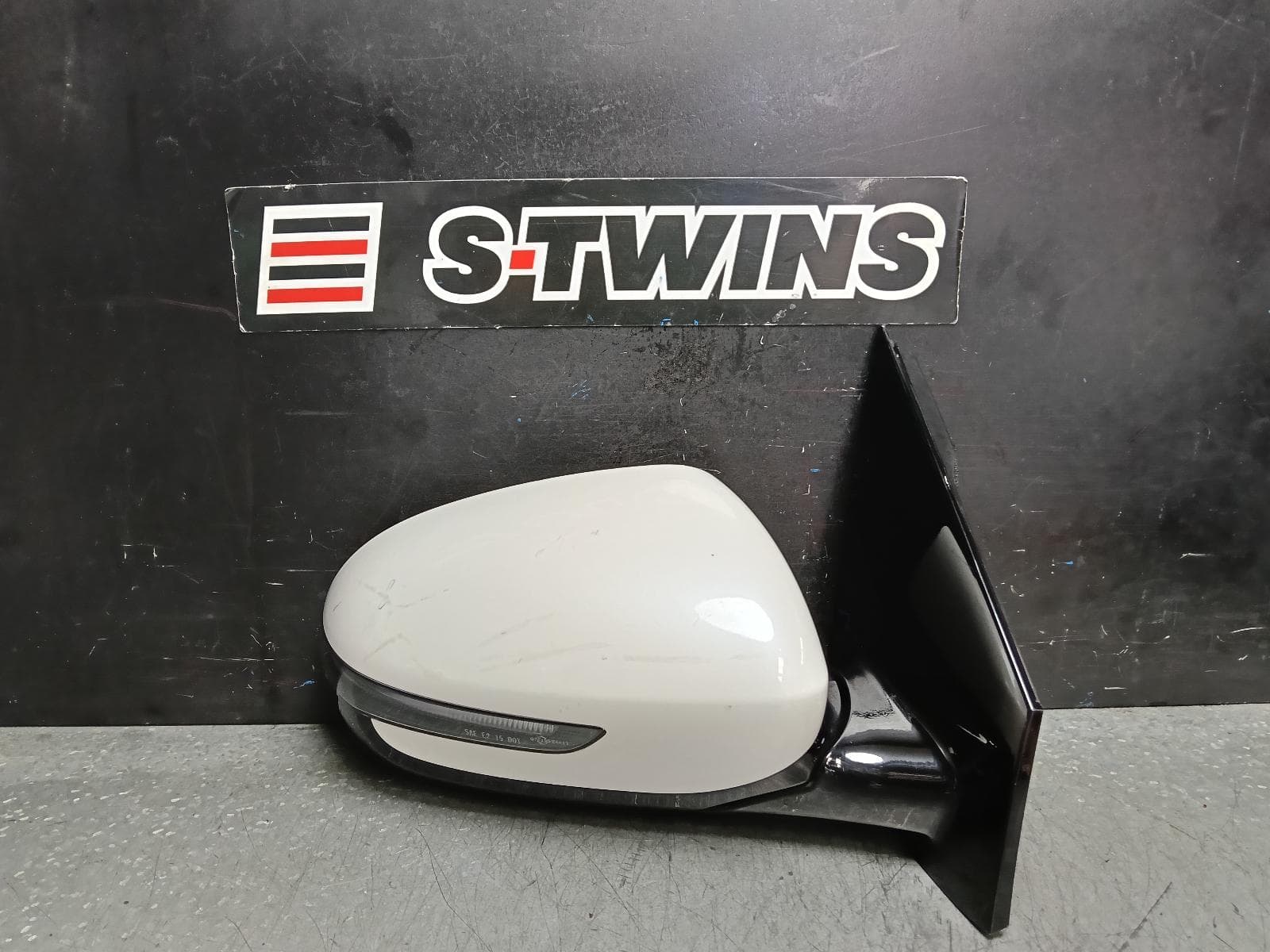 Used auto part listing image: 2020 KIA SPORTAGE RIGHT DOOR MIRROR QL, PLATINUM/GT-LINE, W/ POWER FOLD, BLIND SPOT TYPE, 10/15-08/21 0000393264