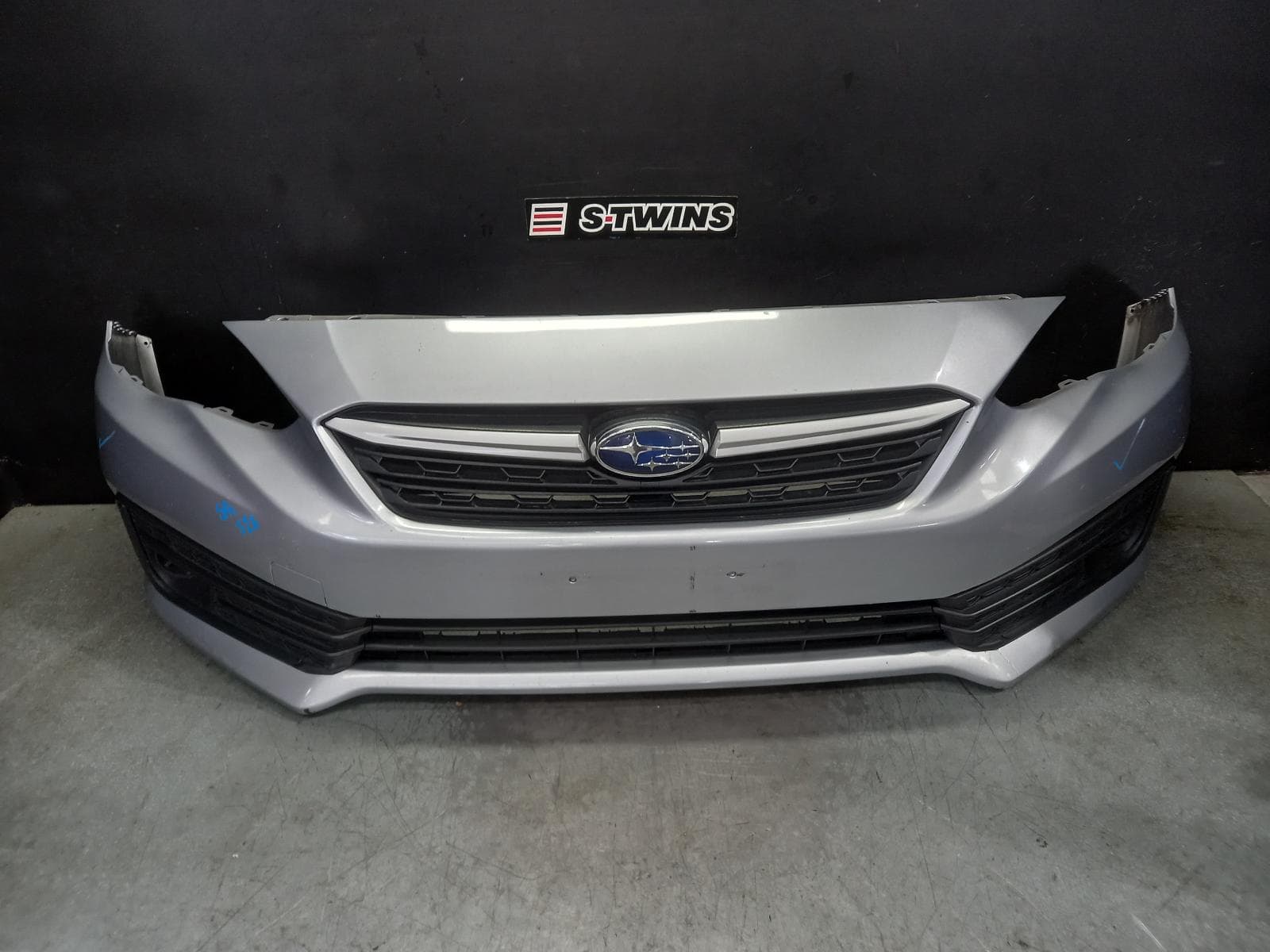 Used auto part listing image: 2021 SUBARU IMPREZA FRONT BUMPER G5, BUMPER BAR, NON H/LAMP WASHER TYPE, 03/20-09/23 0000390961