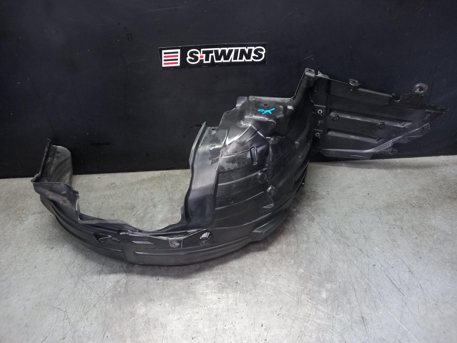 Used auto part listing image: 2021 SUBARU IMPREZA LEFT GUARD LINER FRONT, HATCH, G5, 09/16-09/23 0000391146