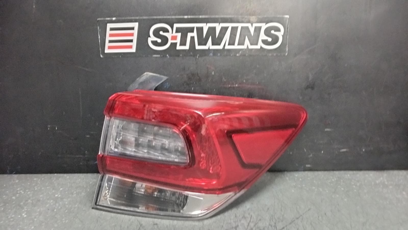 Used auto part listing image: 2021 SUBARU IMPREZA RIGHT TAILLIGHT G5, IN BODY, W/ BLACK CHROME INSERT TYPE, HATCH, 03/20-09/23 0000391149