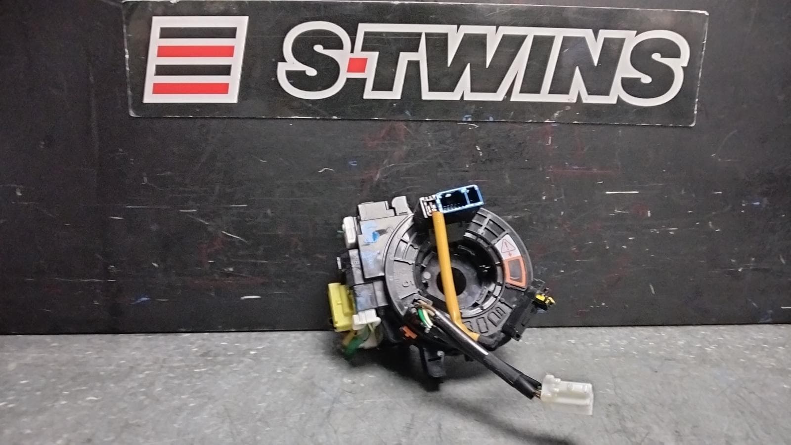 Used auto part listing image: 2021 SUBARU IMPREZA CLOCKSPRING, P/N 83196FJ020, G5, 11/16-09/23 0000391158