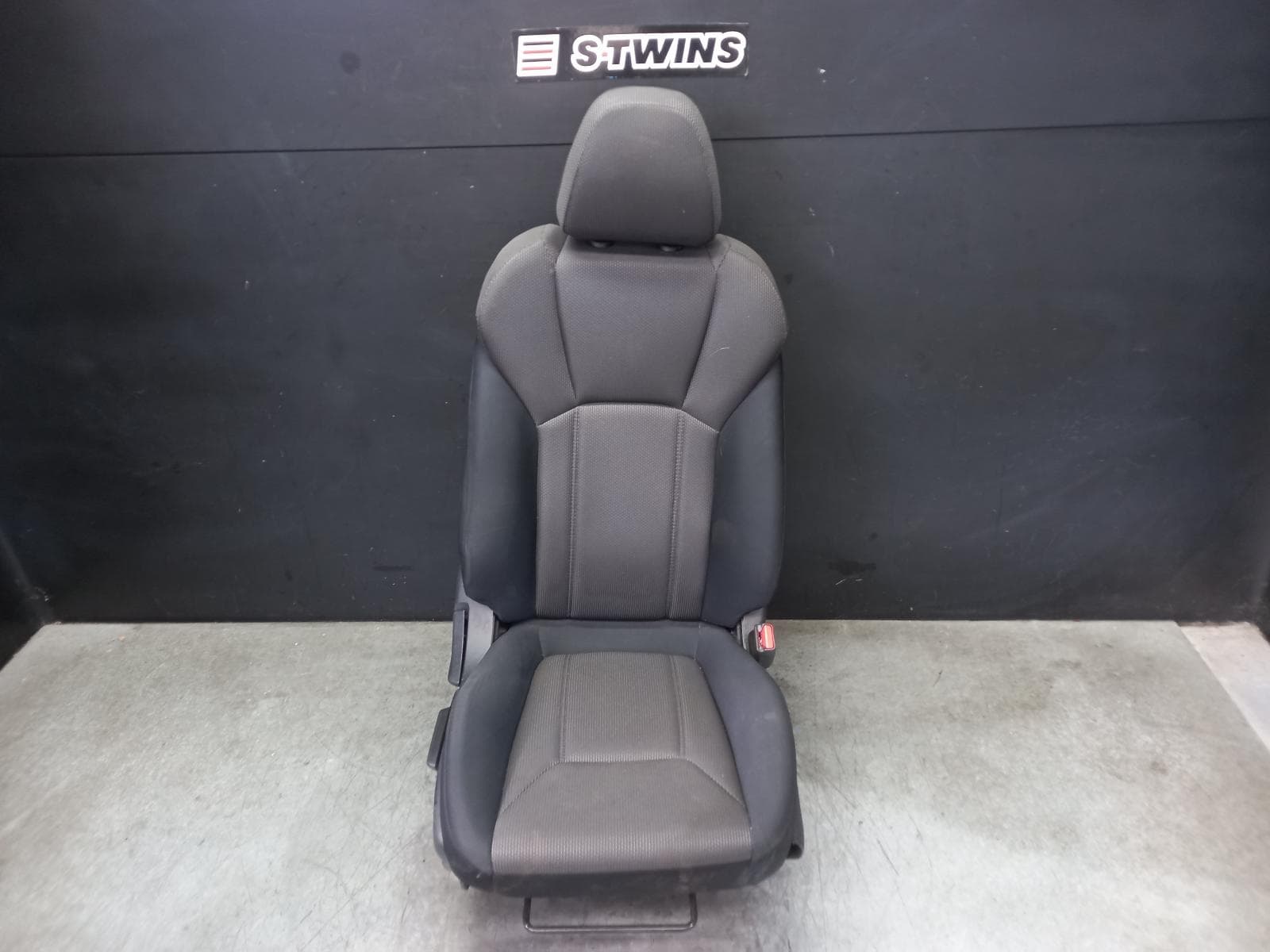 Used auto part listing image: 2021 SUBARU IMPREZA FRONT SEAT RH FRONT, G5, CLOTH, 09/16-09/23 0000391122