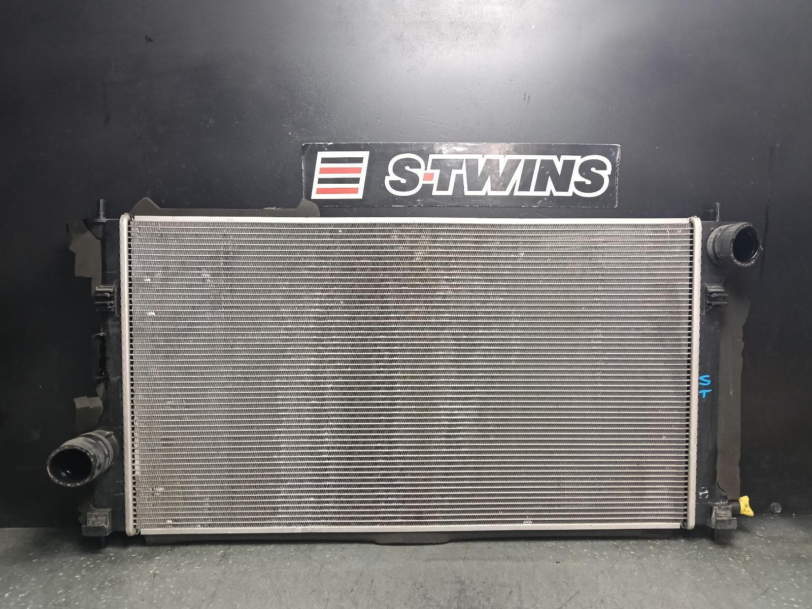 Used auto part listing image: 2016 TOYOTA 86 RADIATOR AUTO, 2.0, FA20, PETROL, ZN6, 04/12-09/21 0000407955