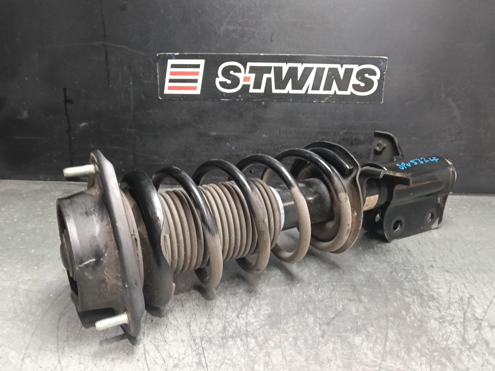 Used auto part listing image: 2016 TOYOTA 86 LEFT FRONT STRUT ZN6, GTS, 04/12-09/21 0000407963