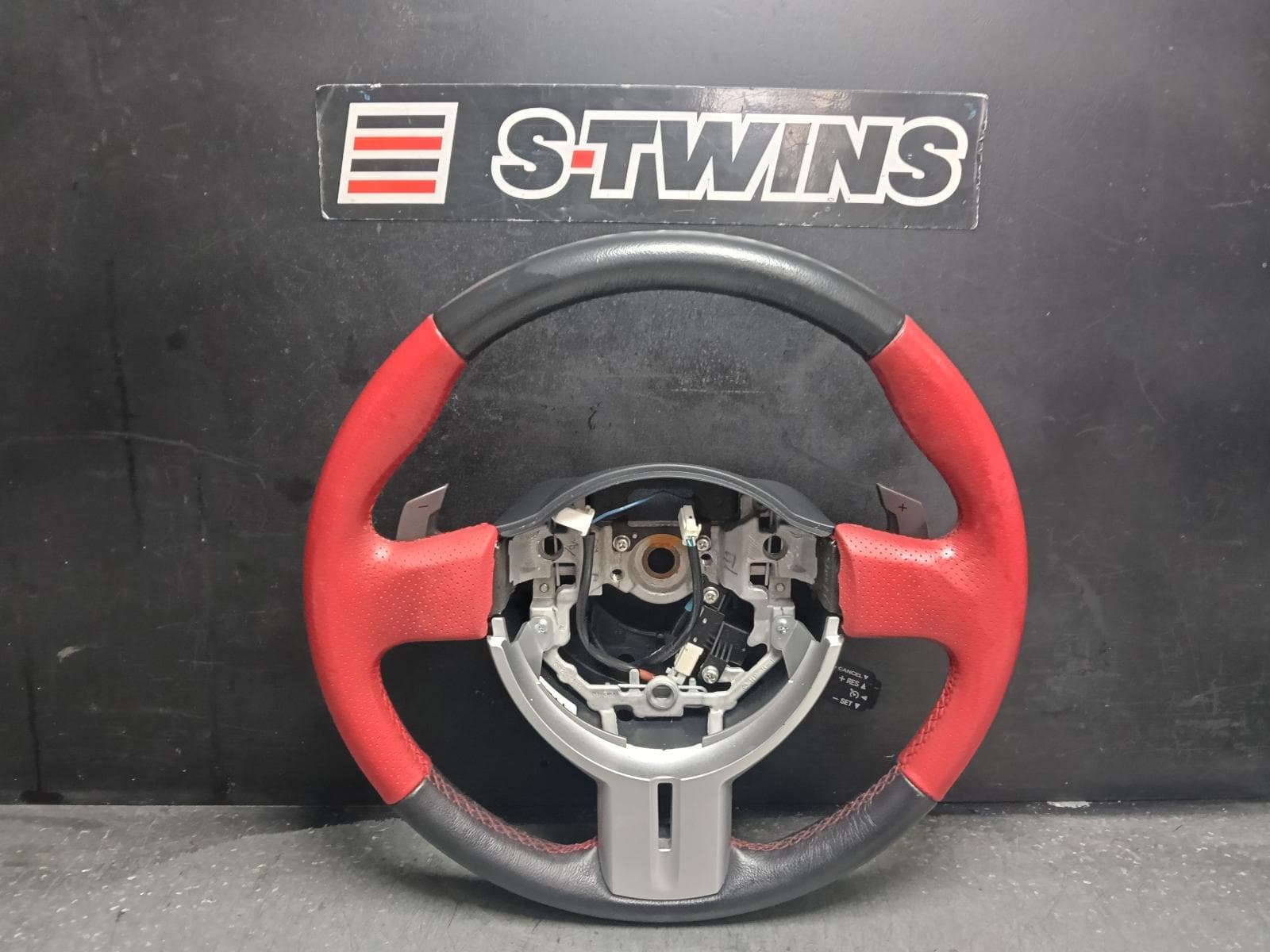 Used auto part listing image: 2016 TOYOTA 86 STEERING WHEEL LEATHER, ZN6, BLACK/RED, W/ PADDLE SHIFT TYPE, 04/15-09/16 0000407967