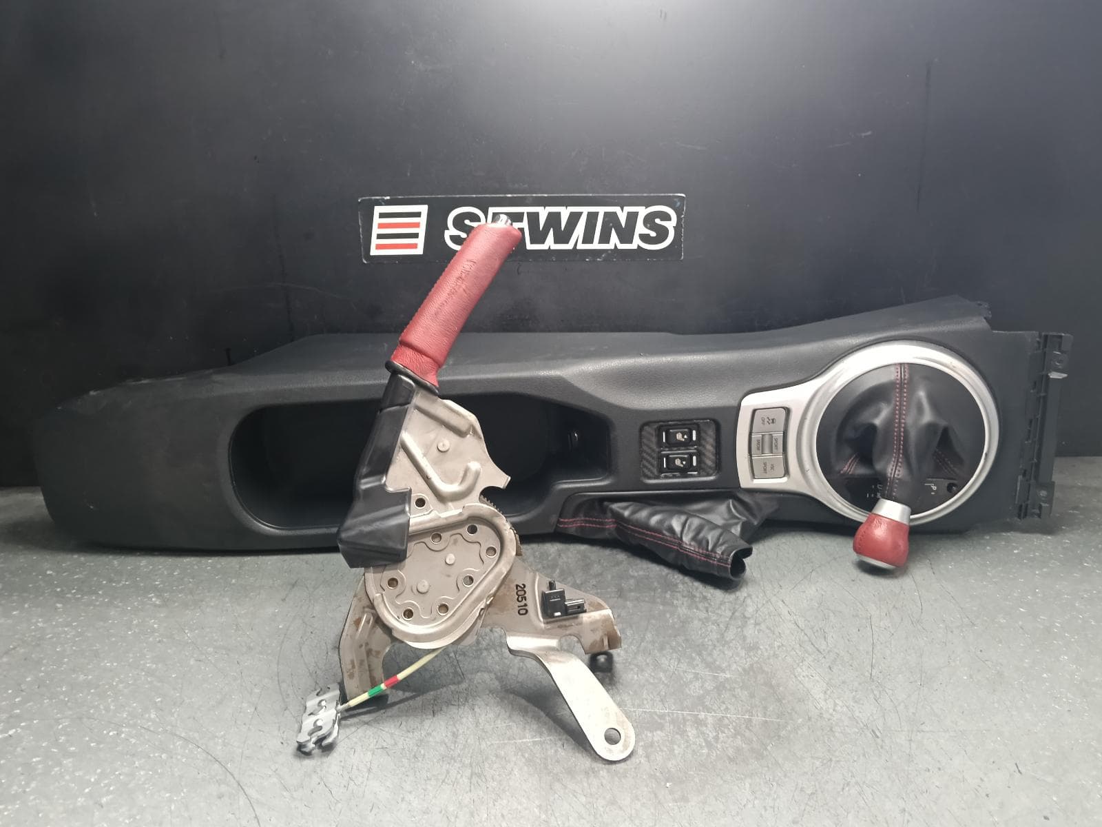 Used auto part listing image: 2016 TOYOTA 86 CONSOLE ZN6, 04/12-09/21 0000407968