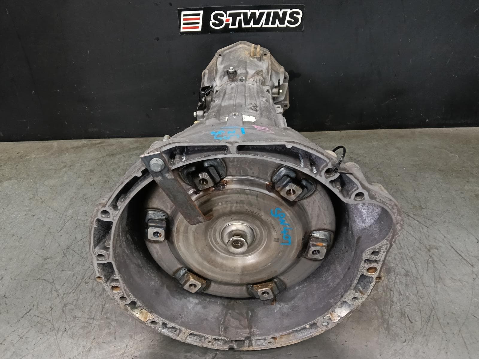 Used auto part listing image: 2022 MITSUBISHI TRITON TRANS GEARBOX AUTO, 4WD, DIESEL, 2.4, 4N15, 6 SPEED (V6AWH TRANS CODE), NO TRANSFER CASE, MR, 11/18-10/23 0000396327