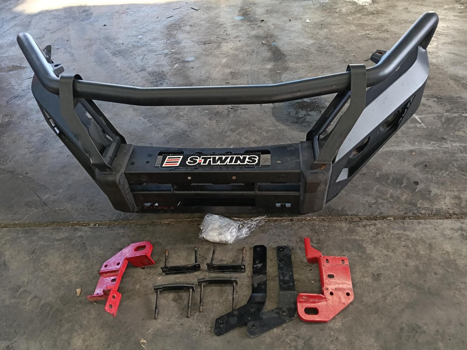 Used auto part listing image: 2022 MITSUBISHI TRITON FRONT BUMPER BULL BAR, MR, 11/18-10/23 0000396710