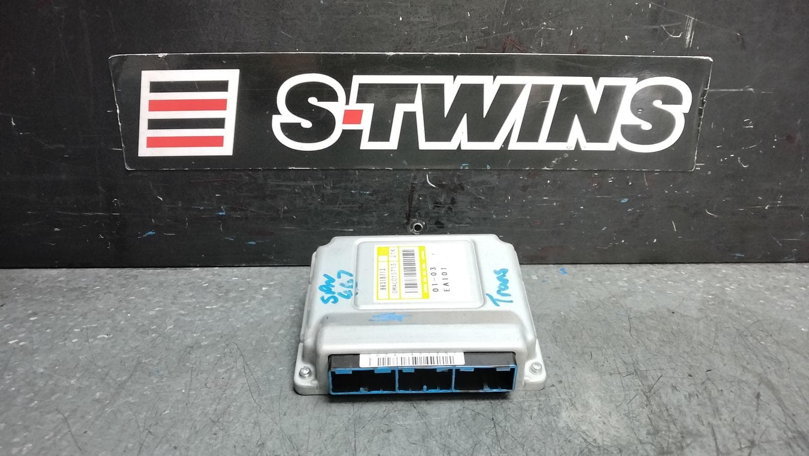Used auto part listing image: 2022 MITSUBISHI TRITON TRANSMISSION ECU, AUTO T/M, P/N 8631B713 (MOUNTED ABOVE PASSENGER KICK PANEL), MQ-MR, 03/15-10/23 0000397711