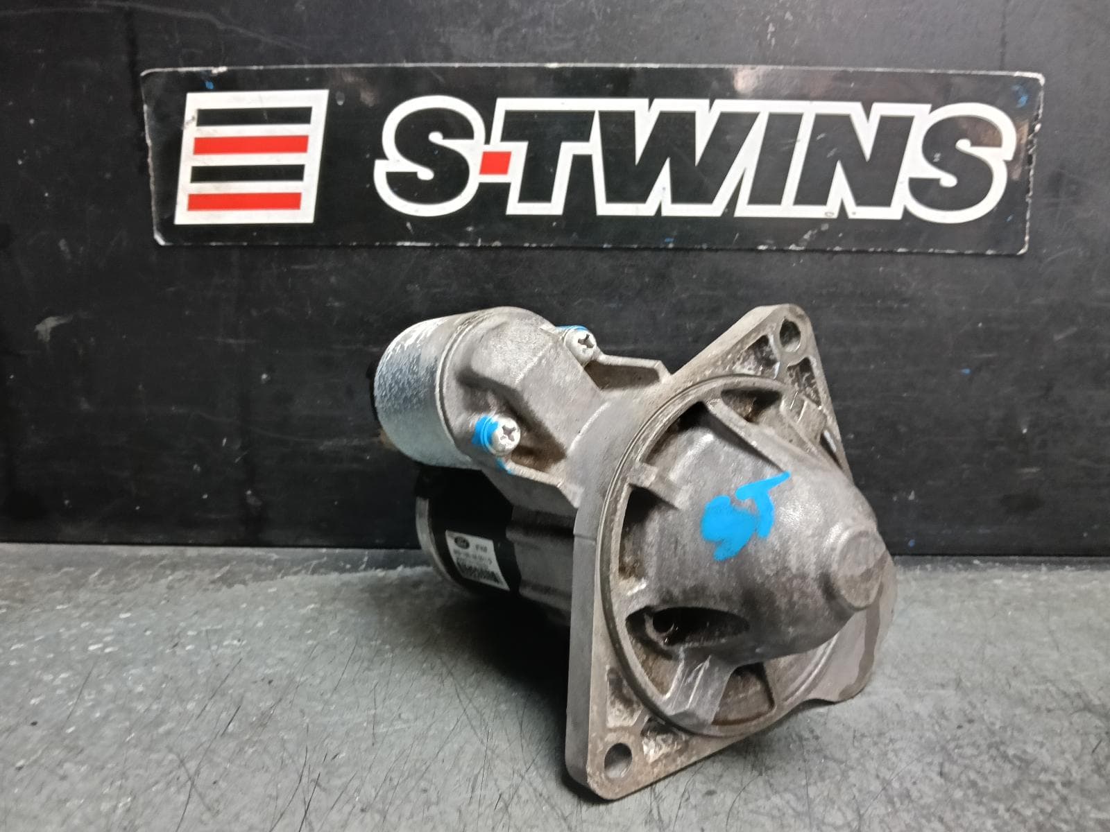 Used auto part listing image: 2011 FORD FALCON STARTER FG-FGX, PETROL, 4.0, 04/08-12/16 0000413037