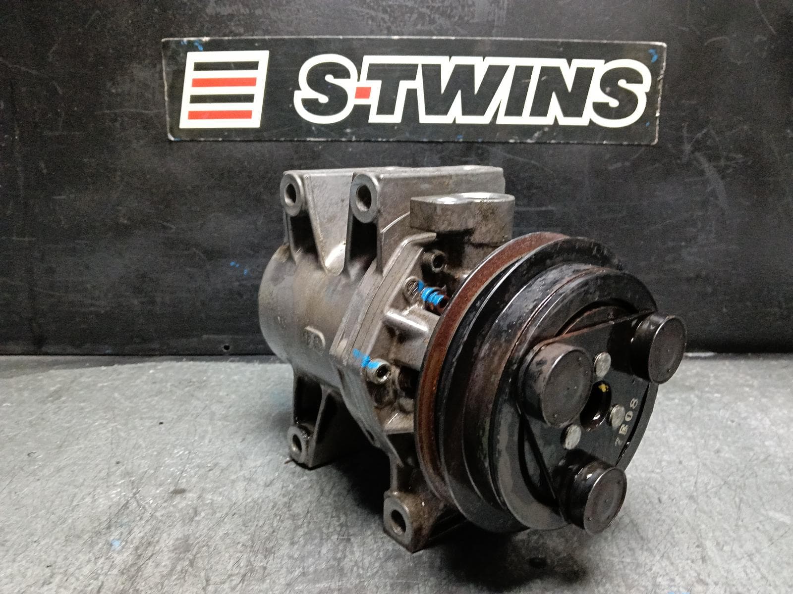 Used auto part listing image: 2017 ISUZU DMAX A C COMPRESSOR RA-RC, 3.0, 4JJ1, DIESEL, CALSONIC CR12SB, SINGLE V BELT, 10/08-06/20 0000405540
