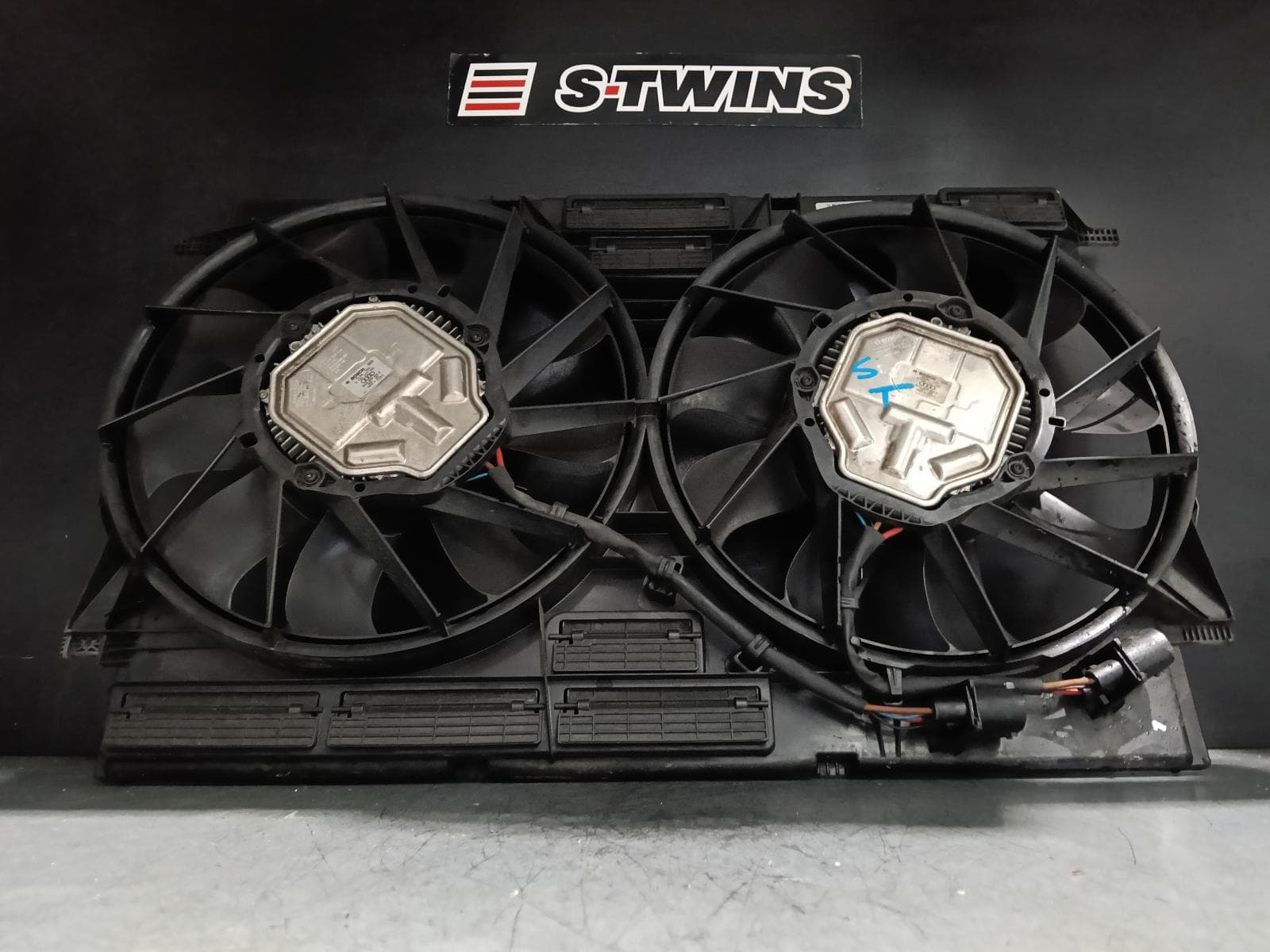 Used auto part listing image: 2016 AUDI Q7 FAN 4M, DUAL FAN ASSY, 600W, 07/15- 0000386642