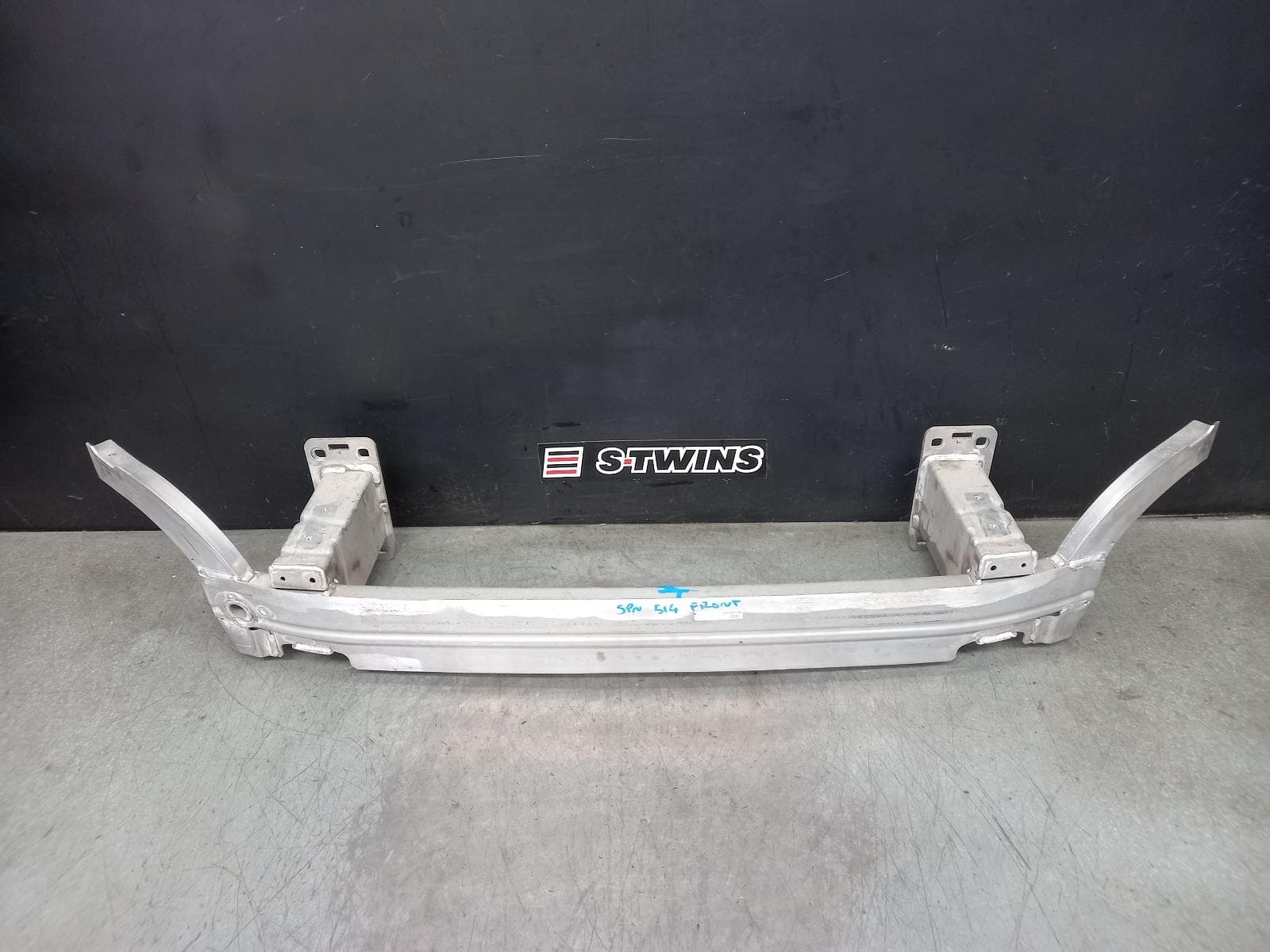 Used auto part listing image: 2016 AUDI Q7 F BAR REINFORC BRACK 4M, MAIN REINFORCEMENT, 07/15- 0000386531