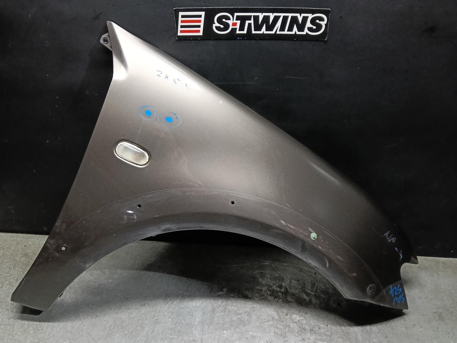 Used auto part listing image: 2012 MITSUBISHI TRITON RIGHT GUARD ML-MN, FLARED, NON SNORKEL TYPE, 07/06-04/15 0000396055