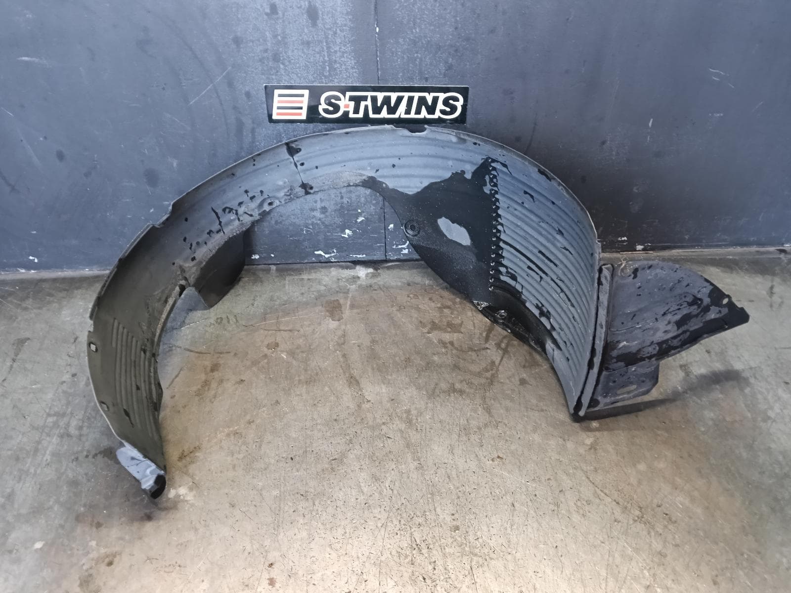Used auto part listing image: 2014 HYUNDAI I30 RIGHT GUARD LINER REAR, GD, 5DR HATCH, 03/12-02/17 0000379286