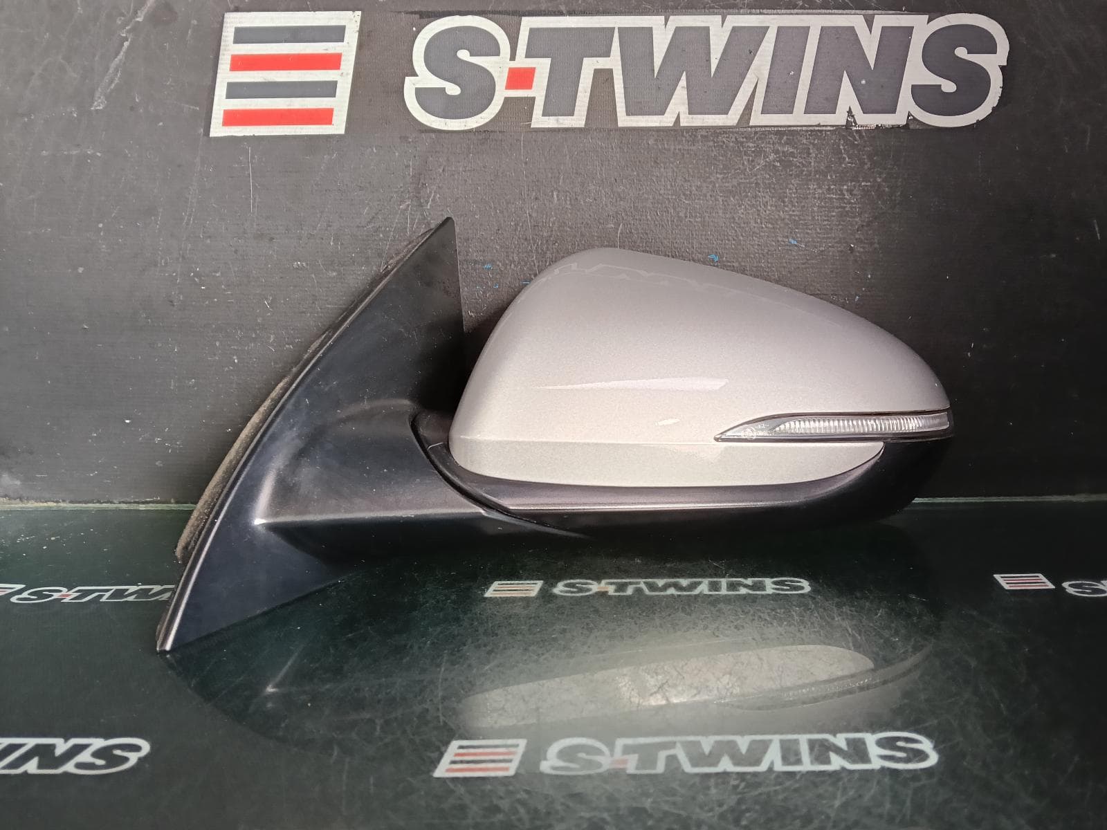 Used auto part listing image: 2018 HYUNDAI I30 LEFT DOOR MIRROR PD, HATCH (S.KOREA VIN KMHH), W/ MANUAL FOLD, INDICATOR, NON BLIND SPOT TYPE, 03/17-12/23 0000379790