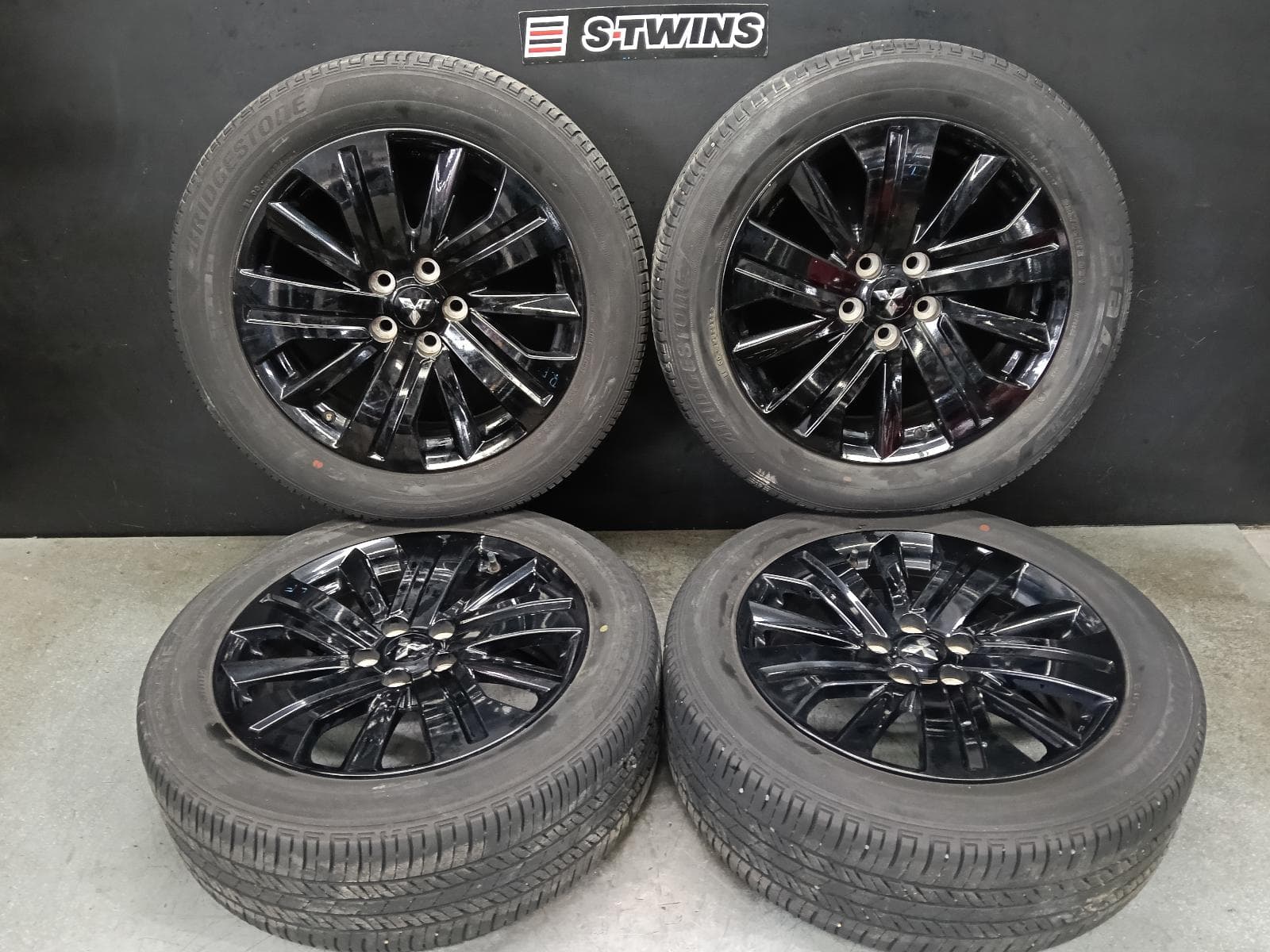 Used auto part listing image: 2022 MITSUBISHI ASX WHEEL MAG FACTORY, 18X7IN, BLACK, XD, 06/19-12/24 0000398108