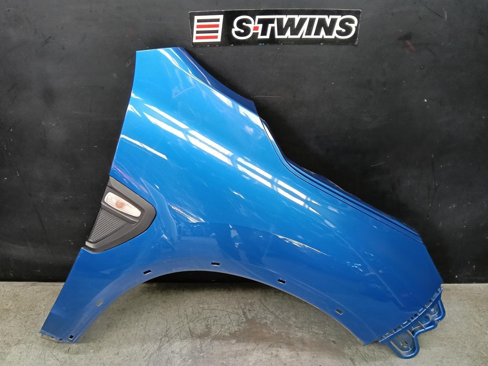 Used auto part listing image: 2022 MITSUBISHI ASX RIGHT GUARD XD, GUARD VENT, W/ FLASHER TYPE, NON INSERT, 06/19-12/24 0000398123