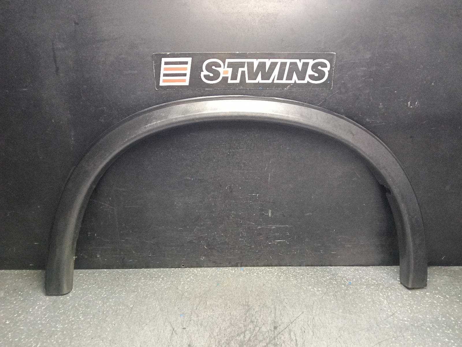 Used auto part listing image: 2022 MITSUBISHI ASX WHEEL ARCH FLARE RH FRONT, 12/19-12/24 0000398133