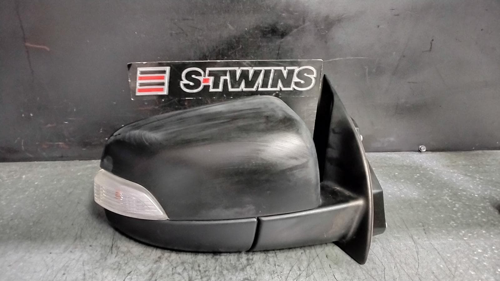 Used auto part listing image: 2019 FORD RANGER RIGHT DOOR MIRROR XLT, COLOUR CODED, POWER FOLD, W/ INDICATOR, NON HEATED TYPE, PX, 06/15- 0000385292