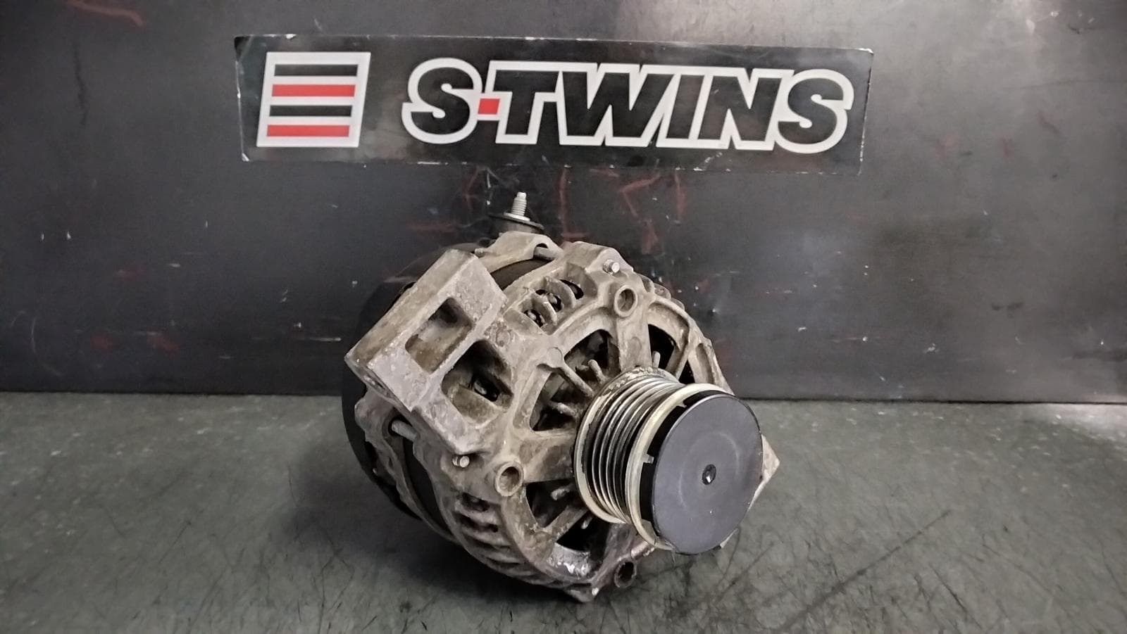 Used auto part listing image: 2018 TOYOTA C-HR ALTERNATOR PETROL, 1.2, TURBO, 100A, GEN 1, 12/16-09/23 0000384903