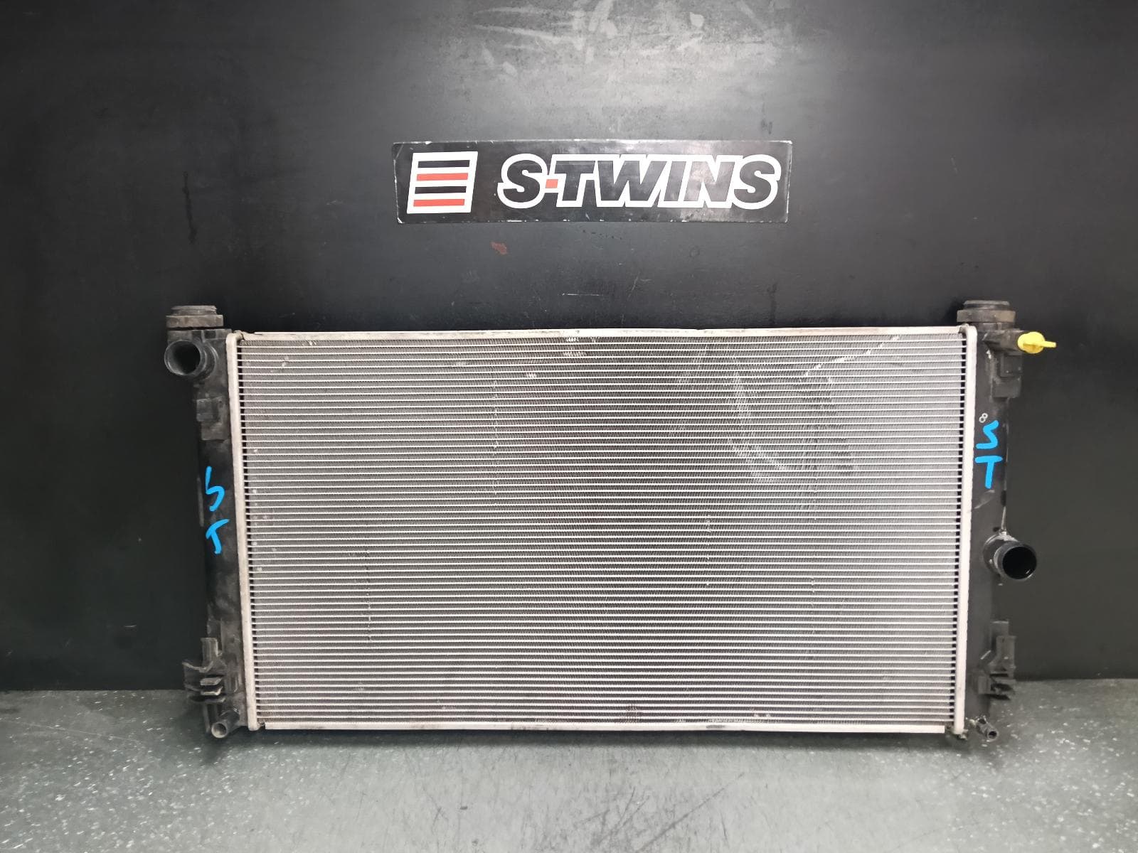 Used auto part listing image: 2018 TOYOTA C-HR RADIATOR AUTO/MANUAL, 1.2, PETROL, GEN 1, 12/16-09/23 0000384913