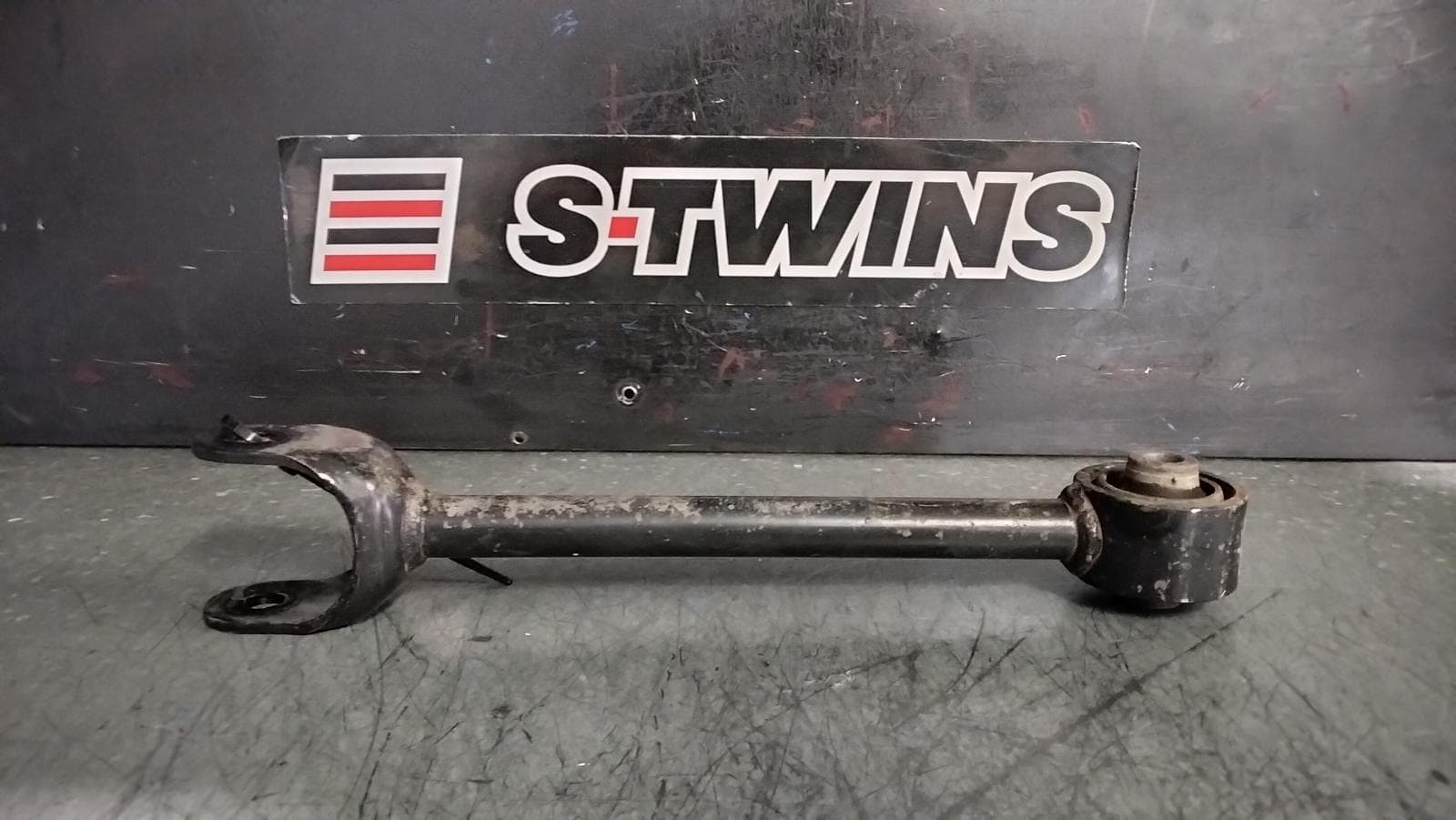 Used auto part listing image: 2018 TOYOTA C-HR RIGHT REAR TRAILING ARM LOWER CONTROL ARM-FRONT, GEN 1, 12/16-09/23 0000384930