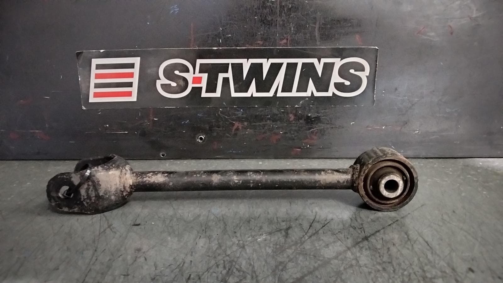 Used auto part listing image: 2018 TOYOTA C-HR LEFT REAR TRAILING ARM LOWER CONTROL ARM-FRONT, GEN 1, 12/16-09/23 0000384935