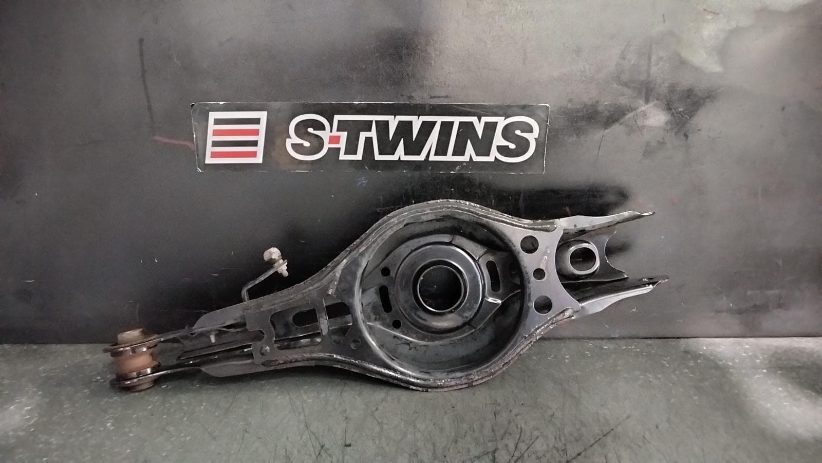 Used auto part listing image: 2018 TOYOTA C-HR LEFT REAR TRAILING ARM LOWER CONTROL ARM-REAR, GEN 1, 12/16-09/23 0000384936