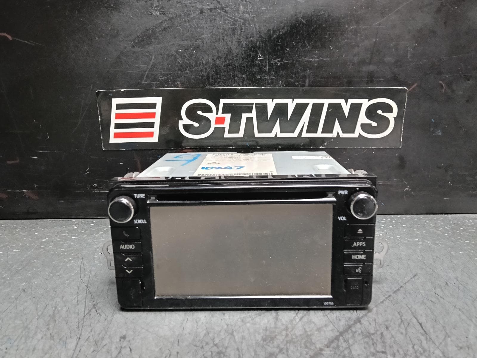 Used auto part listing image: 2018 TOYOTA C-HR HEAD UNIT W/ DISPLAY UNIT, 6.1IN TOUCHSCREEN, GEN 1, 12/16-09/19 0000384945