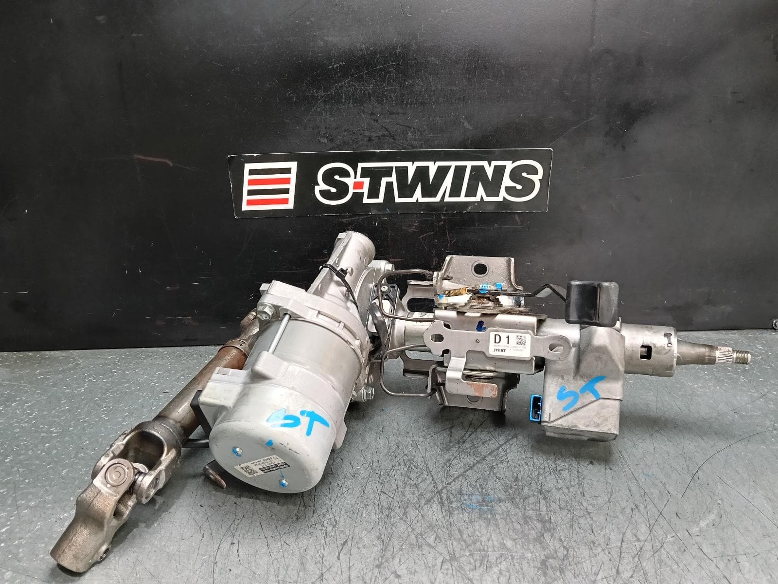 Used auto part listing image: 2018 TOYOTA C-HR STEERING COLUMN PUSH BUTTON START TYPE, NGX10R/NGX50R/ZYX10R, 12/16-09/23 0000384947