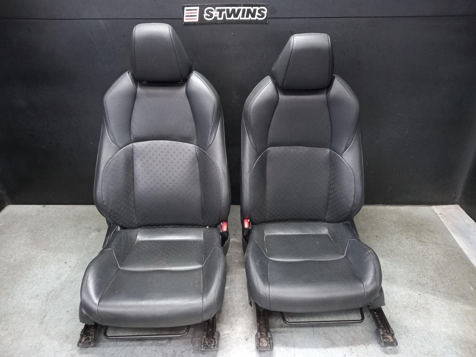Used auto part listing image: 2018 TOYOTA C-HR COMPLETE INTERIOR GEN 1, LEATHER, 12/16-09/23 0000384950