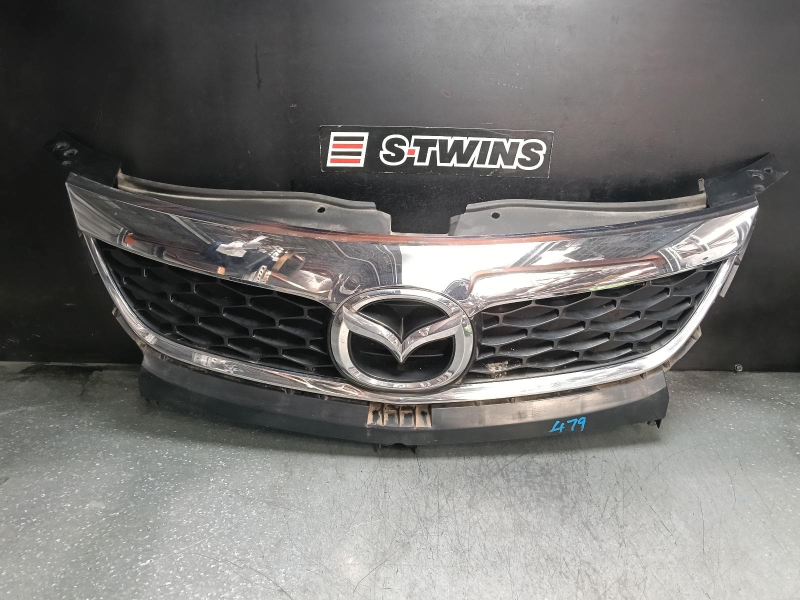 Used auto part listing image: 2012 MAZDA CX9 GRILLE RADIATOR GRILLE, TB, 06/09-10/12 0000387786