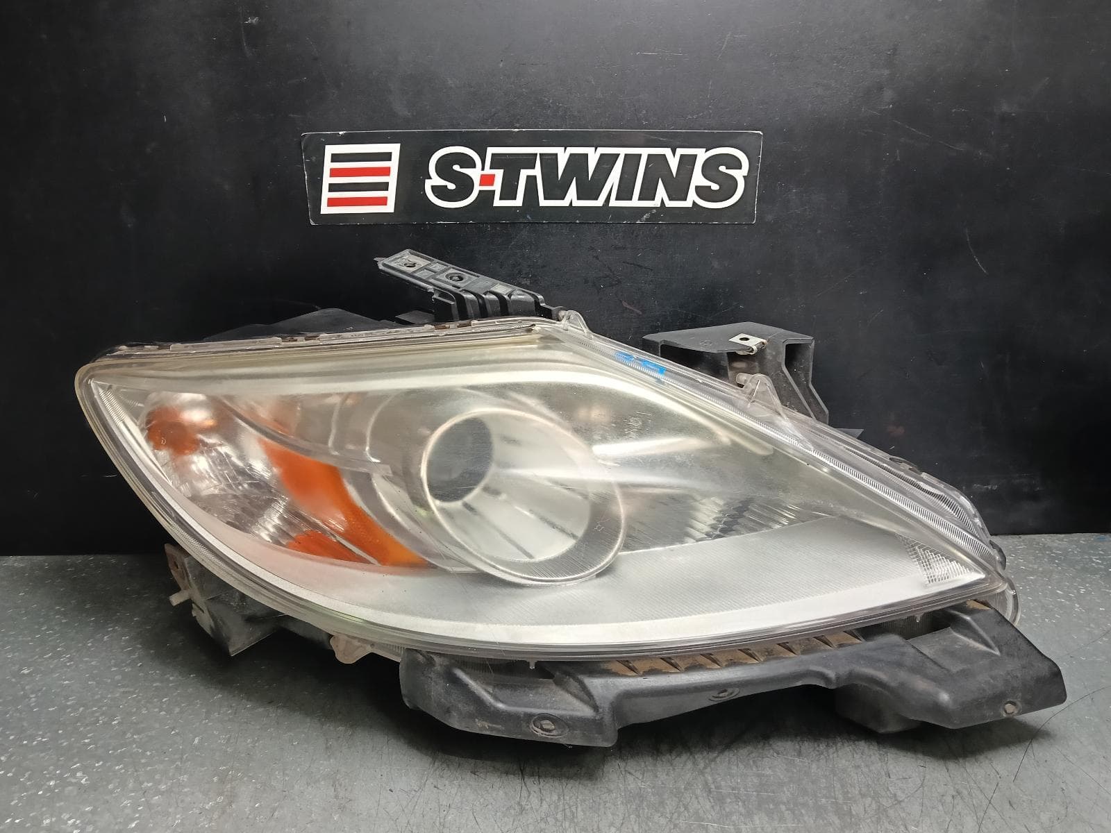 Used auto part listing image: 2012 MAZDA CX9 RIGHT HEADLAMP TB, HALOGEN TYPE, 06/09-10/12 0000387787