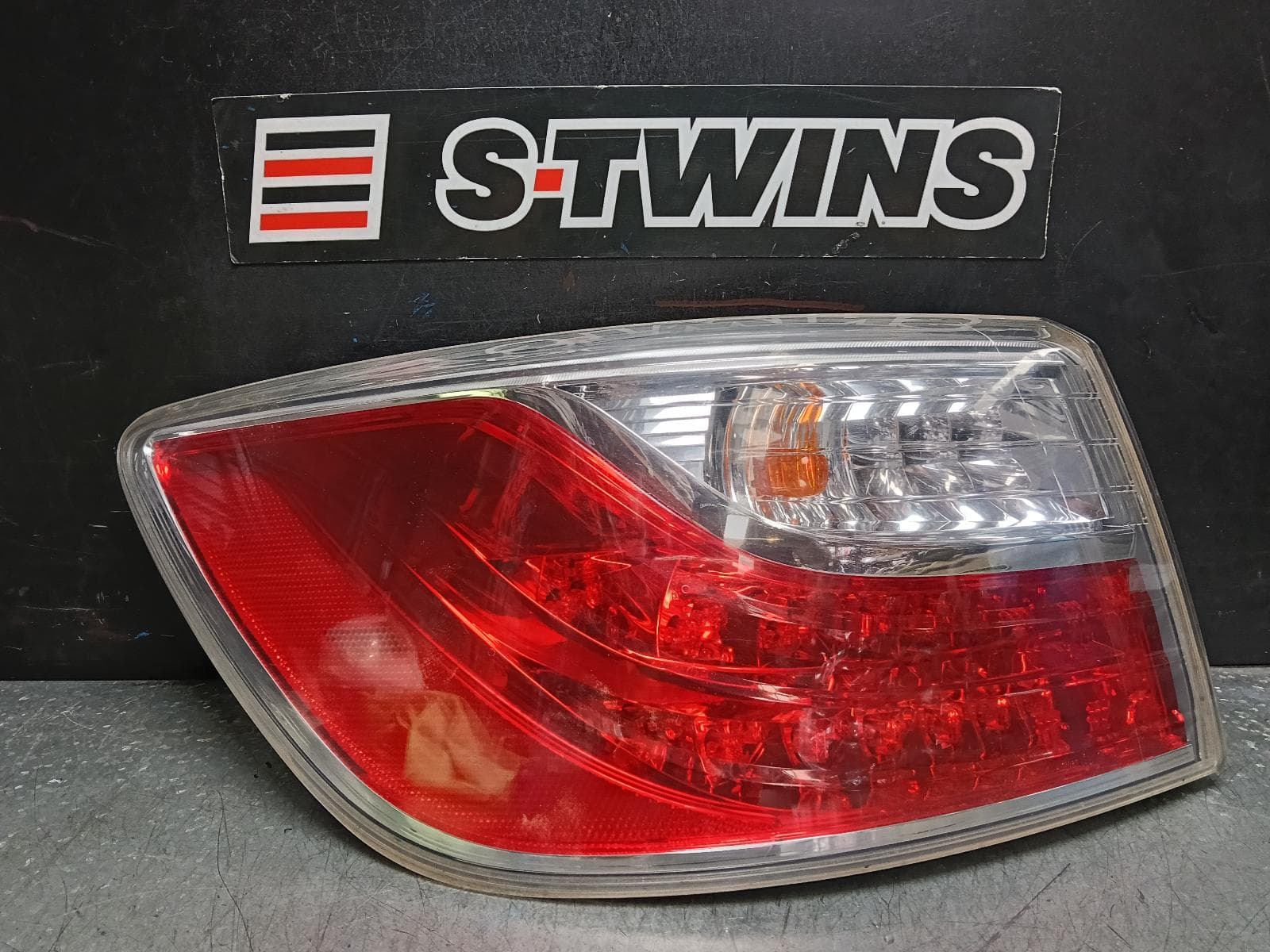 Used auto part listing image: 2012 MAZDA CX9 LEFT TAILLIGHT TB, 06/09-10/12 0000387800