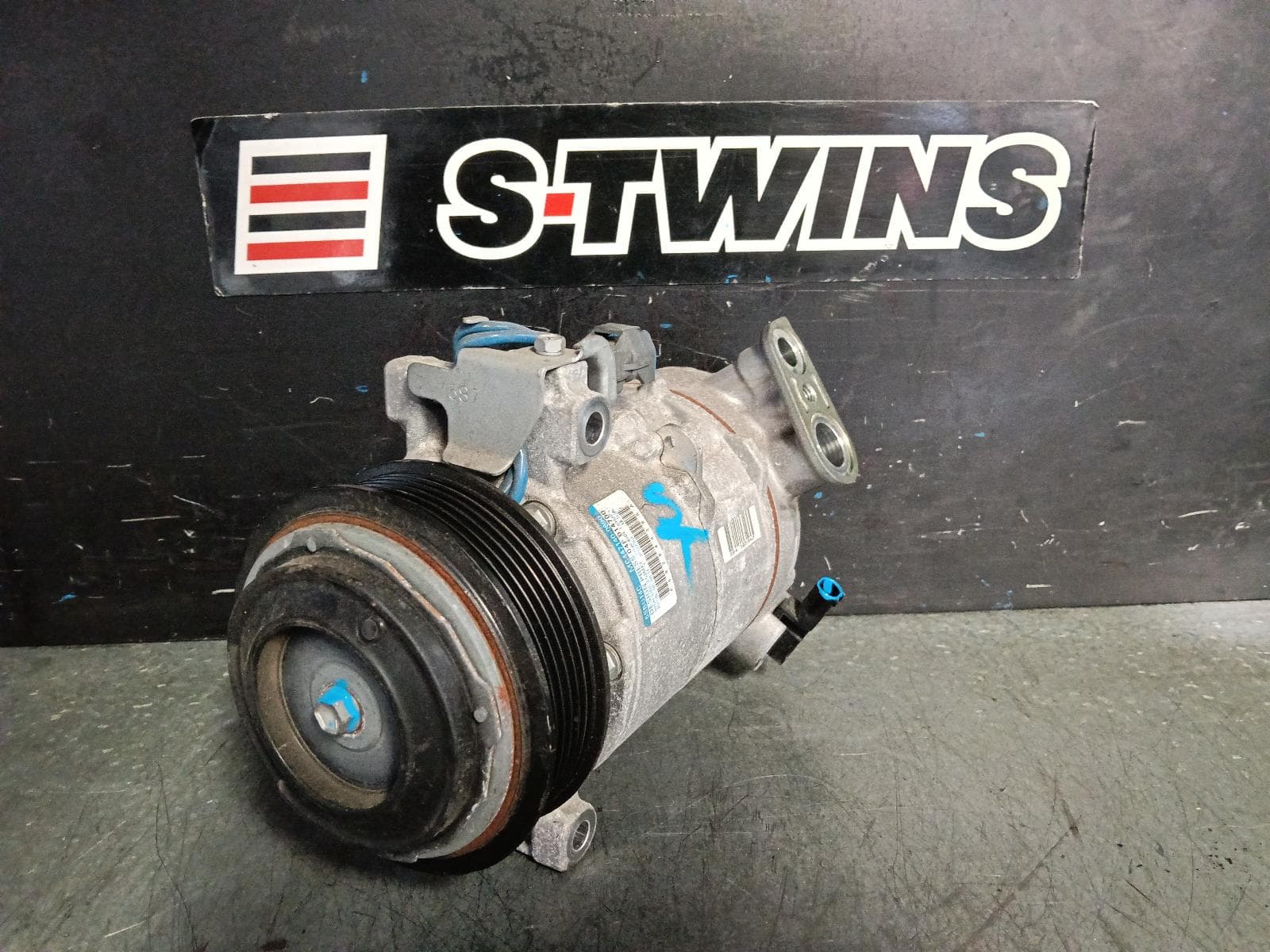 Used auto part listing image: 2023 JEEP COMPASS A C COMPRESSOR M6, PETROL, 2.4, 10/17-12/23 0000394873