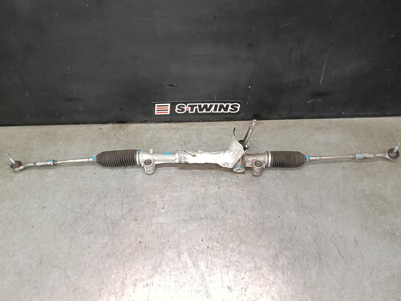 Used auto part listing image: 2023 JEEP COMPASS STEERING BOX RACK M6, 10/17- 0000394874